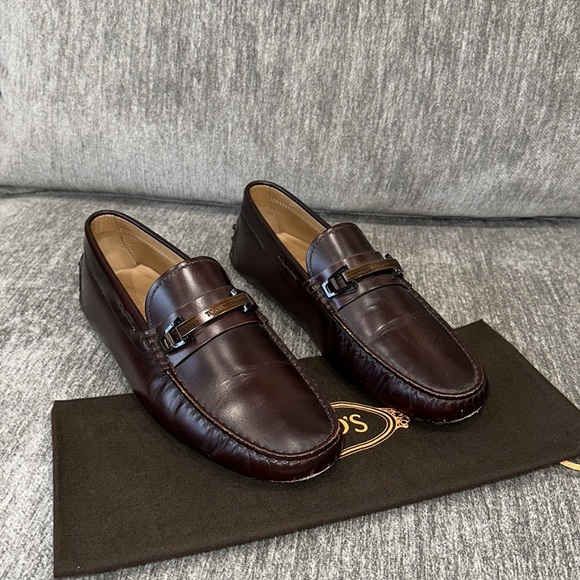 Tod’s - Men’s Loafers in Burgundy, size 7US (6UK) - Picture 1 of 6
